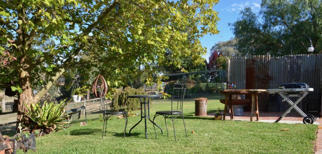 The Stables Hotell Wandin North Exteriör bild