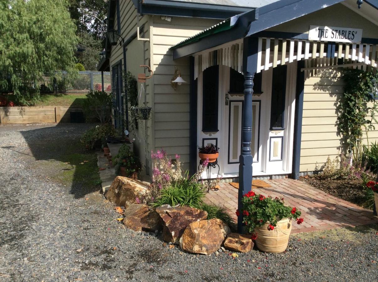 The Stables Hotell Wandin North Exteriör bild
